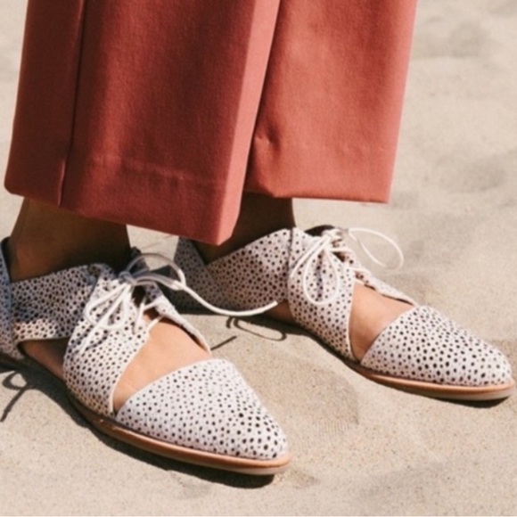 Loeffler Randall Willa Pony Hair Lace Up Oxford Flat Cut Out Brown/Cream SZ 7 - Picture 14 of 14